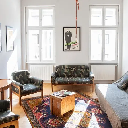 Appartement Stylishly Redecorated In Great Location