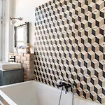 شقة Stylishly Redecorated In Great Location